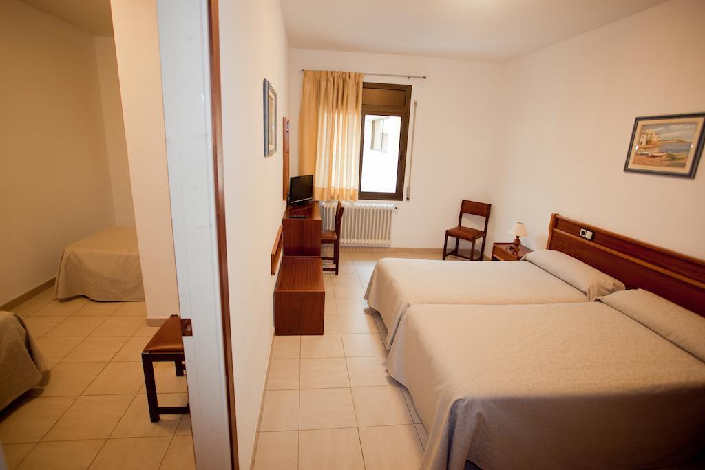 Hotel Beri Llança Zimmer foto